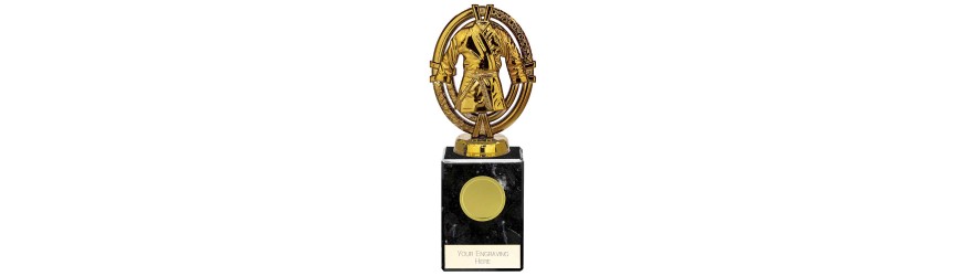 MAVERICK LEGEND MARTIAL ARTS LEGEND TROPHY - 5 SIZES - 12.5CM - 20CM MAVERICK LEGEND MARTIAL ARTS LEGEND TROPHY - 5 SIZES - 12.5CM - 20CM